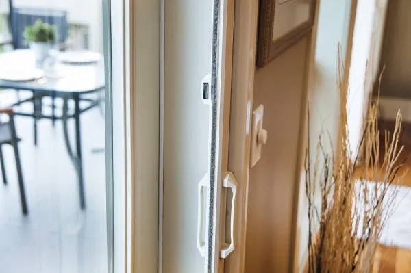 Screen Door Repair in Clairemont