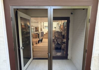 Vista Swinging Screens